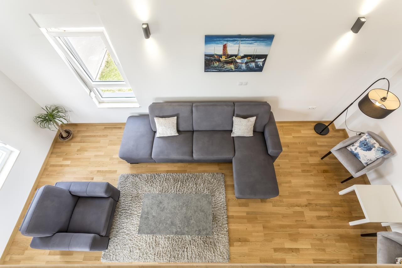 Luxury 3 Bed Apartment, Large Terrace, Pool, Close To Beach And Split! Podstrana Exterior foto