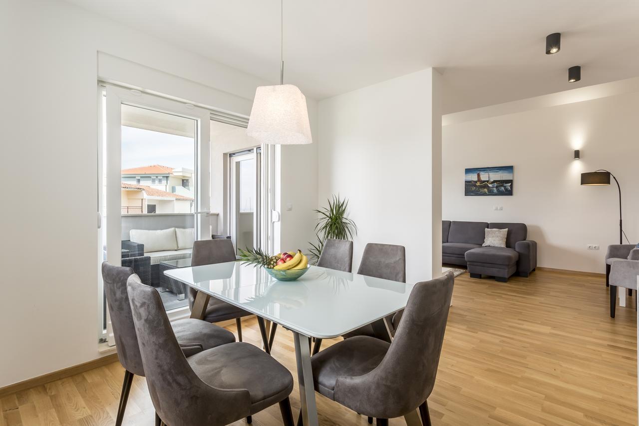 Luxury 3 Bed Apartment, Large Terrace, Pool, Close To Beach And Split! Podstrana Exterior foto