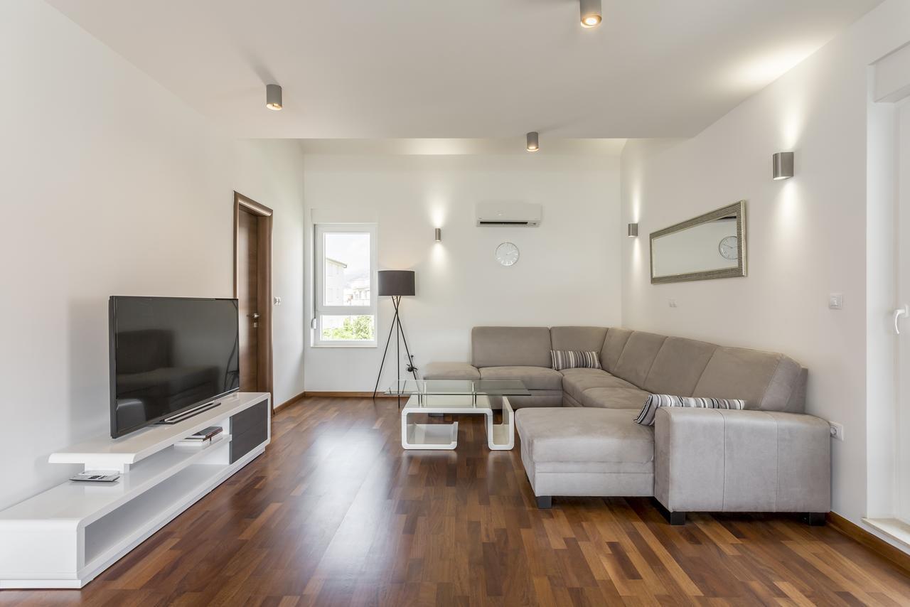 Luxury 3 Bed Apartment, Large Terrace, Pool, Close To Beach And Split! Podstrana Exterior foto